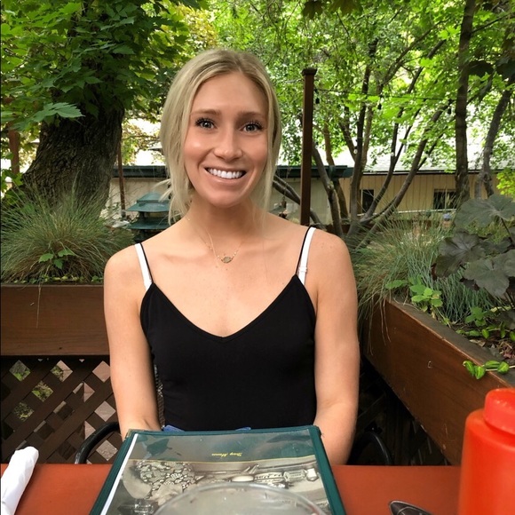 Meet your Posher, Julia - Picture 1 of 1